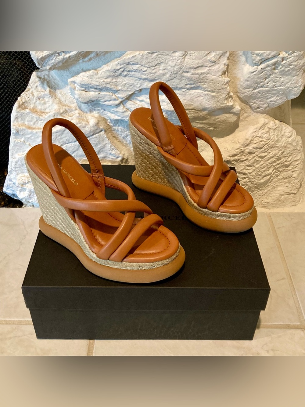 NIB Paloma Barceló Sila Leather Espadrille Wedge Sandals in Napa Camel Color